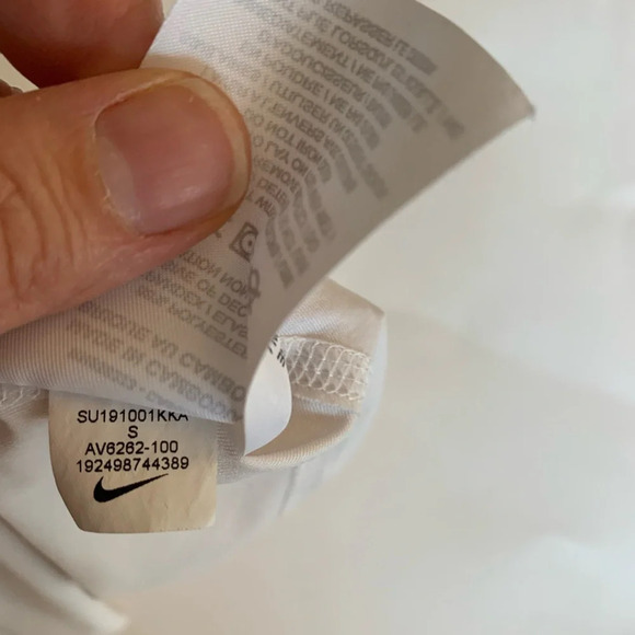 Nike Air Women's Dri-Fit Crop Top size small - Picture 7 of 9